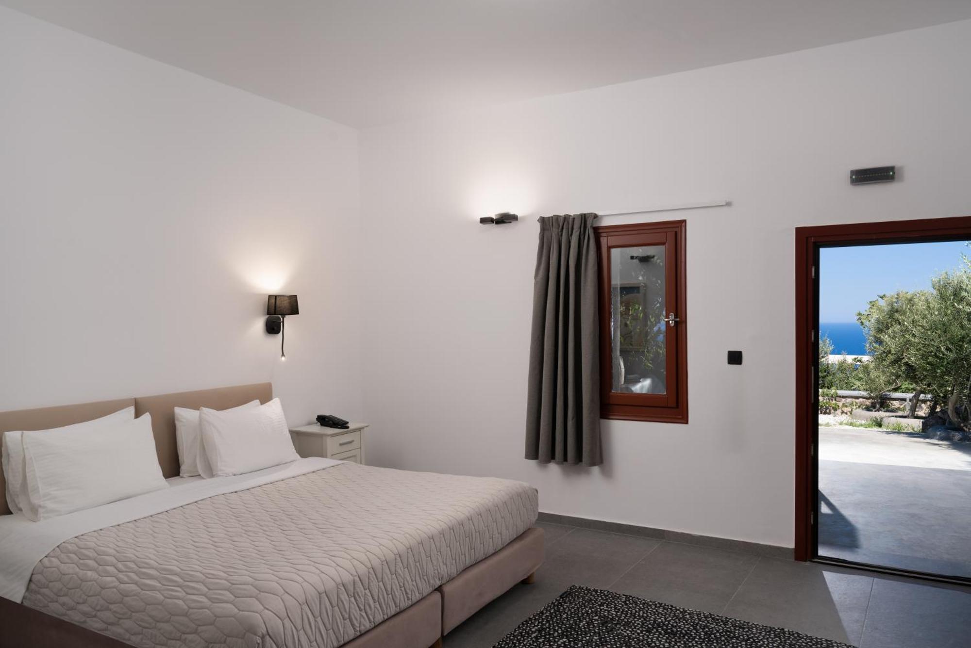 Splendour Hotel And Suites Фиростефани Экстерьер фото