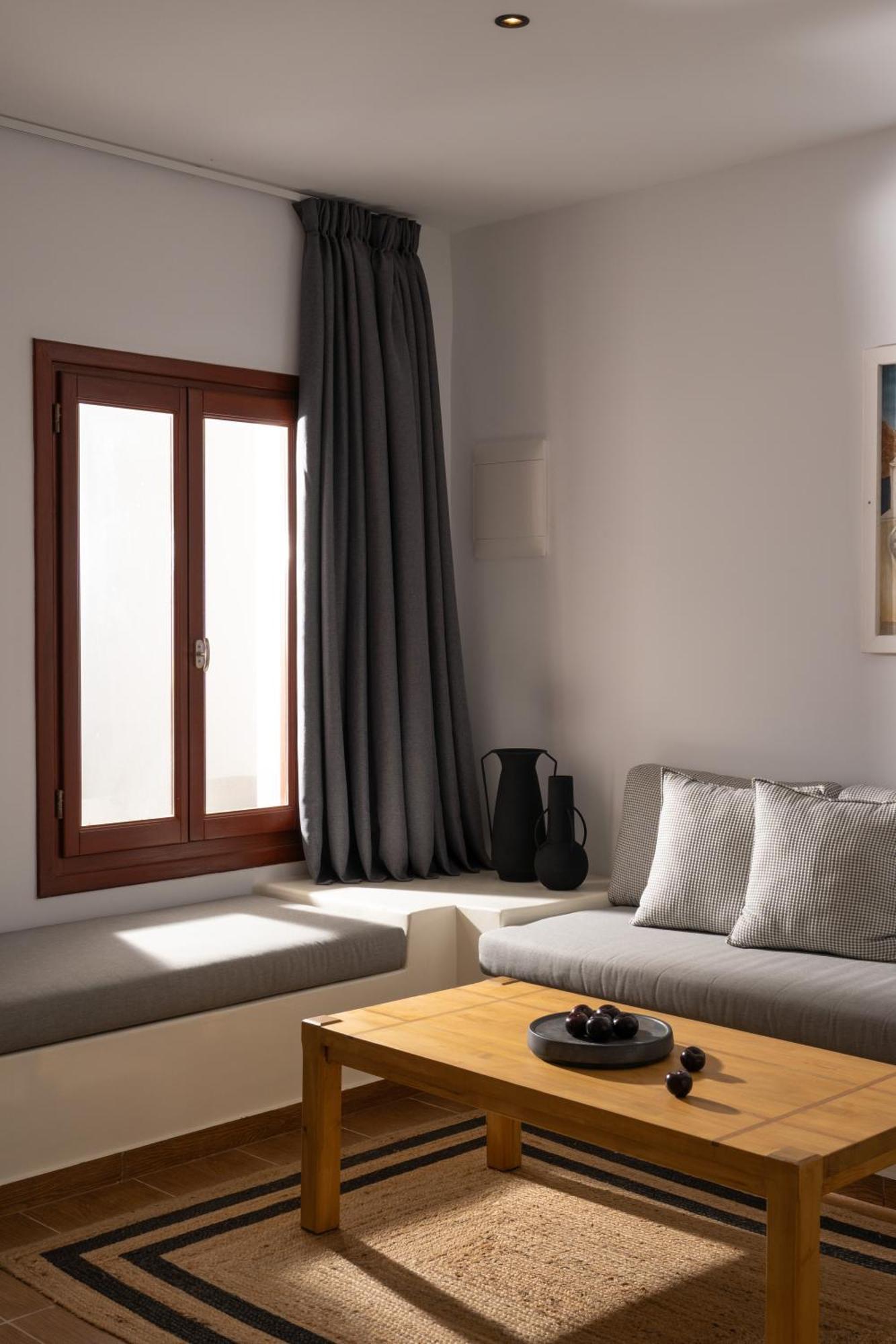 Splendour Hotel And Suites Фиростефани Экстерьер фото